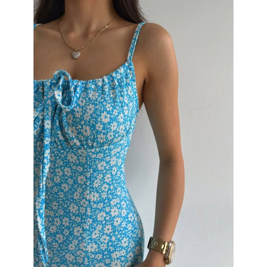 - Stilinga vasariška suknelė